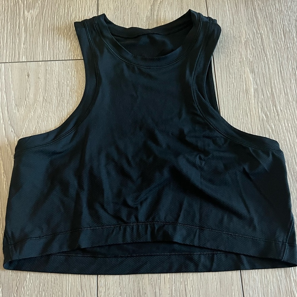LULULEMON SIZE2 RACERBACK CROPPED TOP!